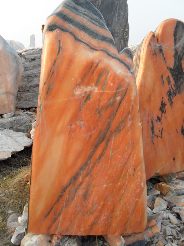 晚霞红景观石的选取