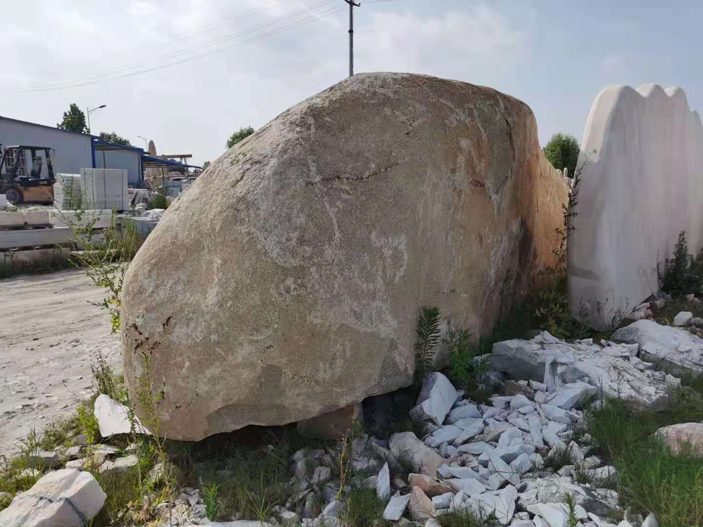 大型花岗岩景观石——福禄源石业
