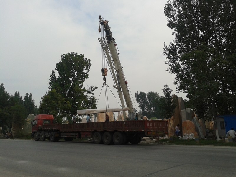 晚霞红景观石装车